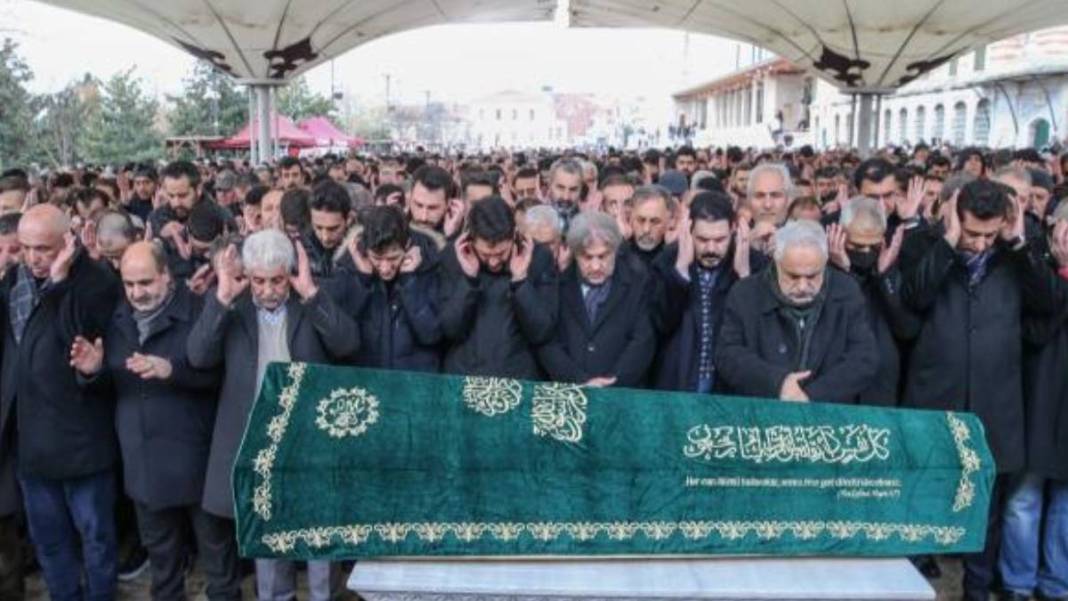 Burhan Çaçan'ın herkesten sakladığı sırrı ortaya çıktı! 6 yaşına kadar babasını hiç görmemiş: Nedeni ise... 3